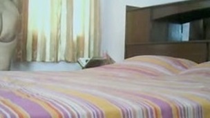 Hidden cam in a hotel room captures BBW Indian aunty tempted for dirty sex